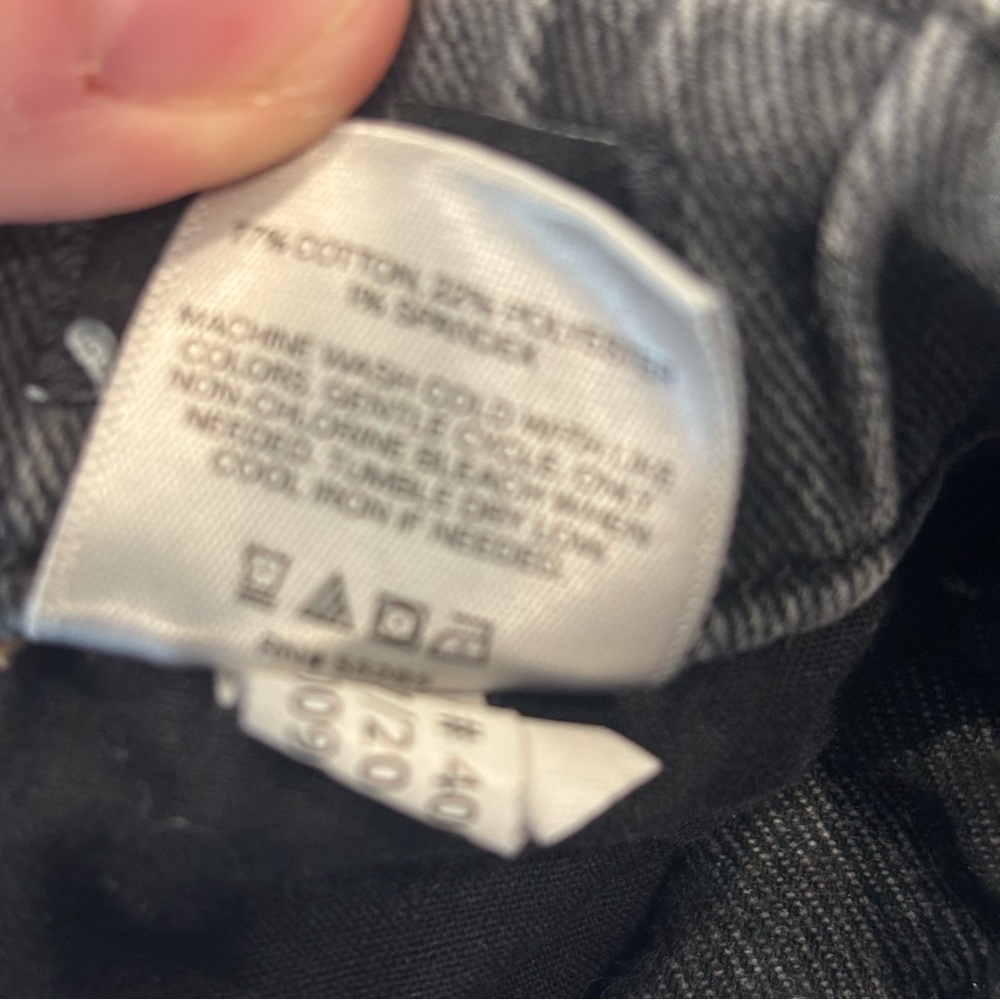 EXPRESS Women’s Black Wash Super High Rise Mom Jean Size 10 - Picture 9 of 13